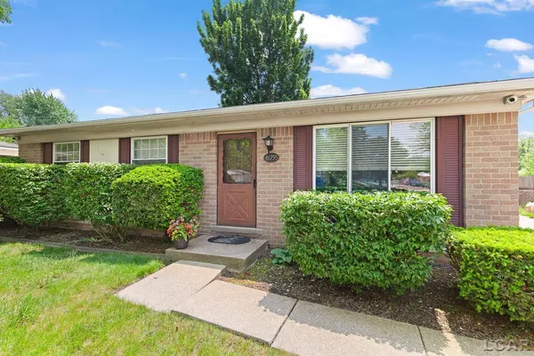 41755 Mckinley Street, Belleville, MI 48111