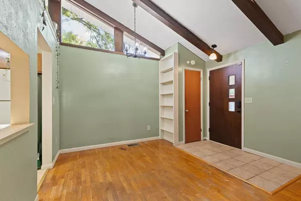 5494 Sherwood Drive, Jackson, MI 49201