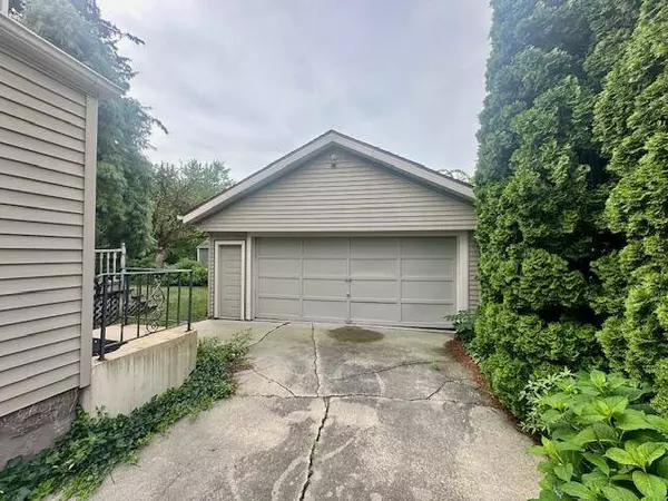 404 S Mckenzie S Street, Adrian, MI 49221