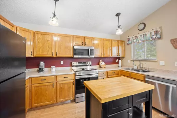 4982 S Danube ST, Aurora, CO 80015