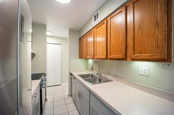 100 E Highline CIR #105, Centennial, CO 80122