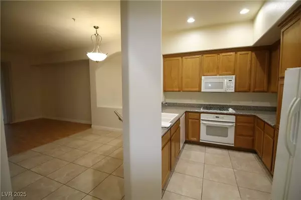62 E Serene AVE #129, Las Vegas, NV 89123
