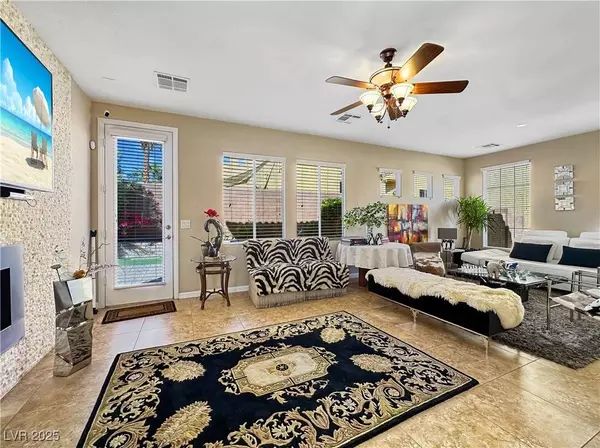 8122 Retriever AVE, Las Vegas, NV 89147