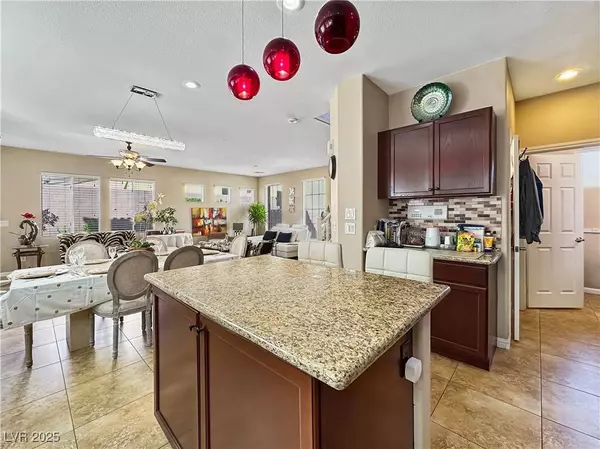 8122 Retriever AVE, Las Vegas, NV 89147