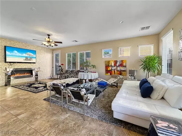 8122 Retriever AVE, Las Vegas, NV 89147