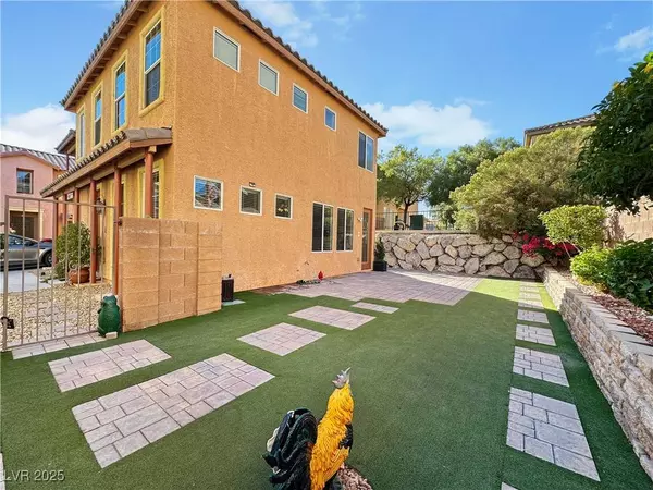 8122 Retriever AVE, Las Vegas, NV 89147