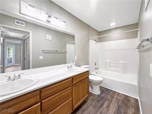 5211 CASPIAN SPRINGS DR #203, Las Vegas, NV 89120