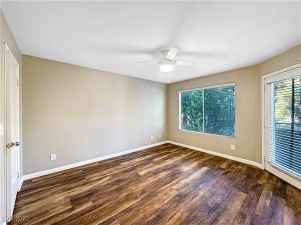 5211 CASPIAN SPRINGS DR #203, Las Vegas, NV 89120