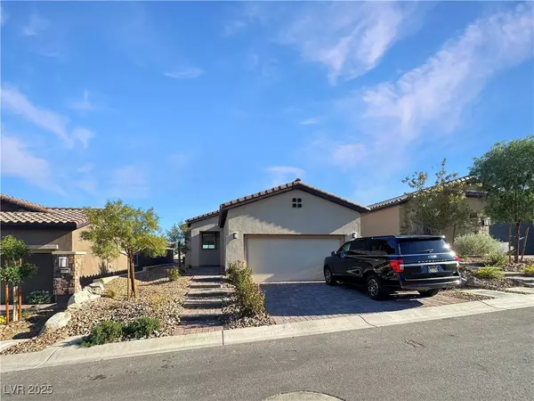 92 Stone Bluff LN, Henderson, NV 89011