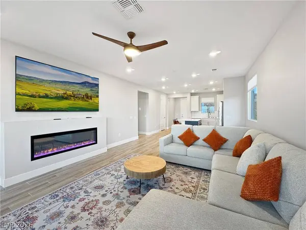 92 Stone Bluff LN, Henderson, NV 89011