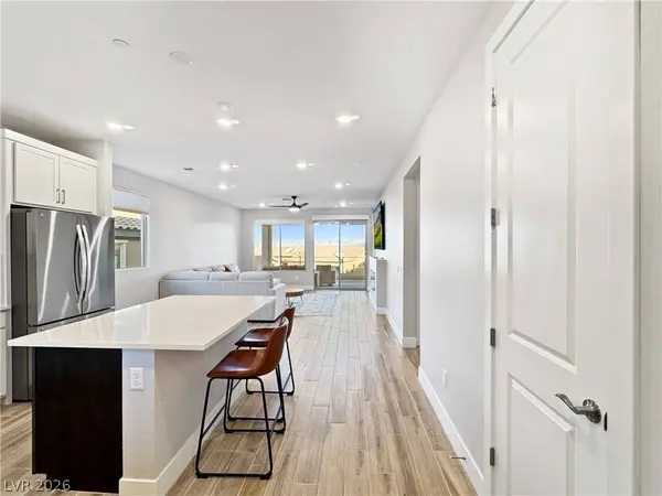 92 Stone Bluff LN, Henderson, NV 89011