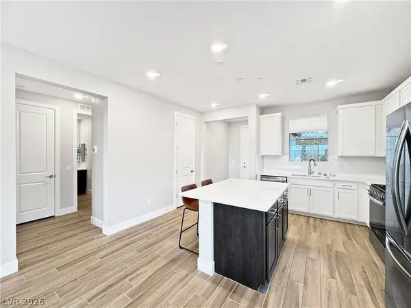 92 Stone Bluff LN, Henderson, NV 89011