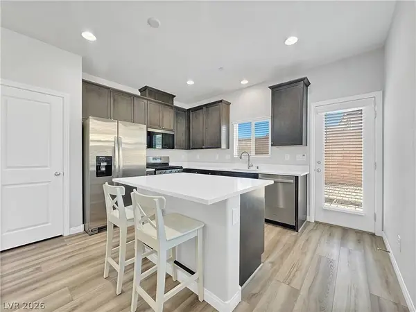 40 Cadence Crest AVE, Henderson, NV 89011