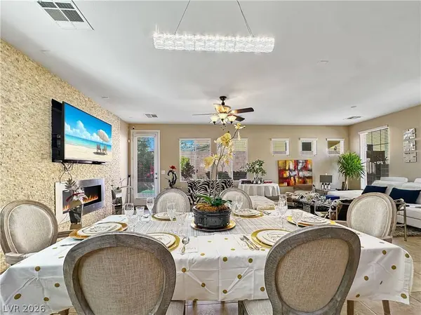 8122 Retriever AVE, Las Vegas, NV 89147