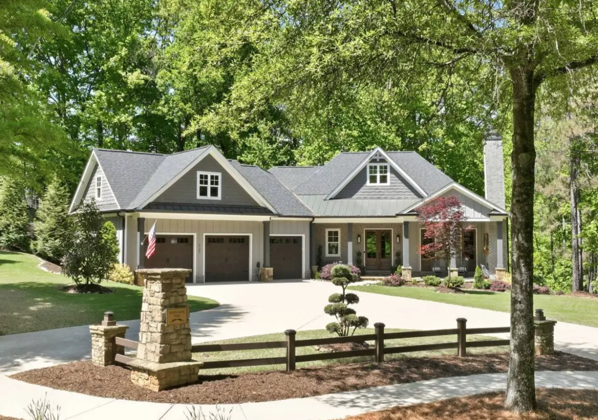 6128 Grand Marina Cir, Gainesville, GA 30506-7802