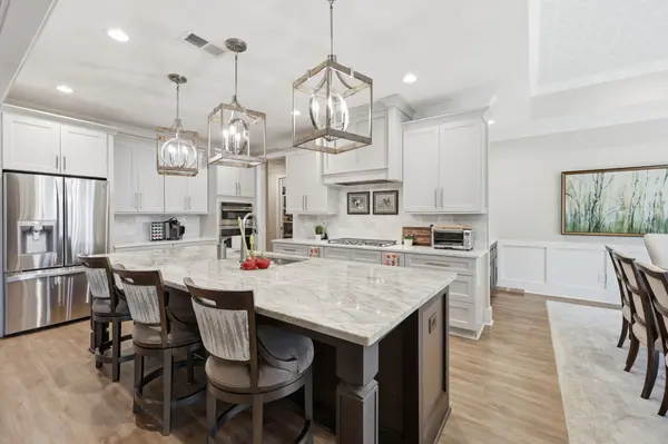 6039 Grand Marina Cir, Gainesville, GA 30506-7829