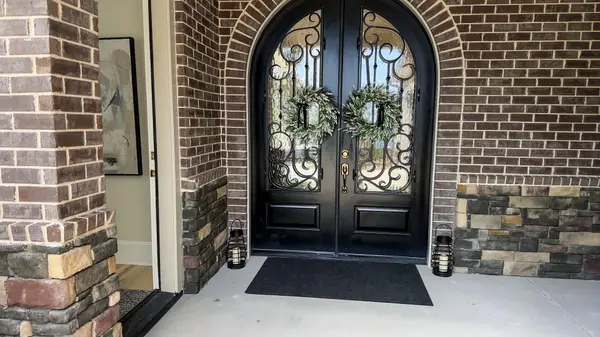 6874 South Bluff Ct, Gainesville, GA 30506-7819
