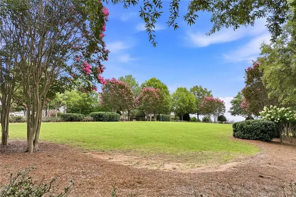 6756 Hedge Row LN, Gainesville, GA 30506
