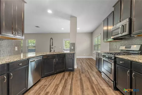 609 Community DR, New Braunfels, TX 78132