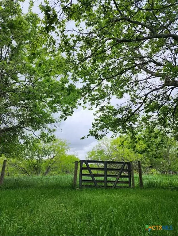 218 Alexandra LN, Dale, TX 78616