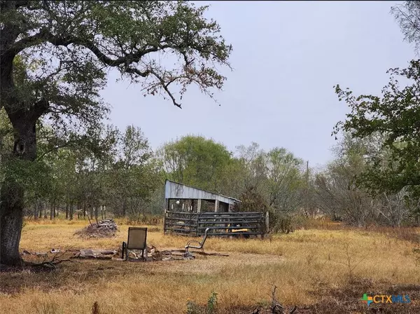 218 Alexandra LN, Dale, TX 78616