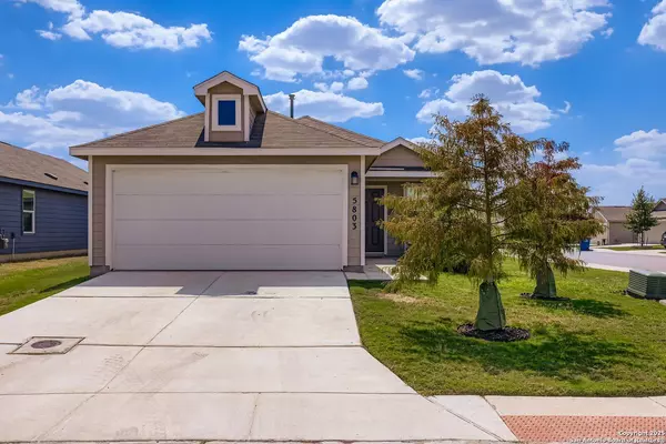 5803 antonio, Seguin, TX 78155