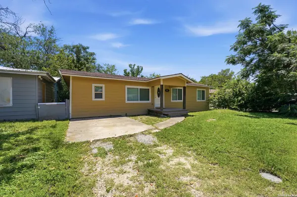 937 Anderson St, Seguin, TX 78155