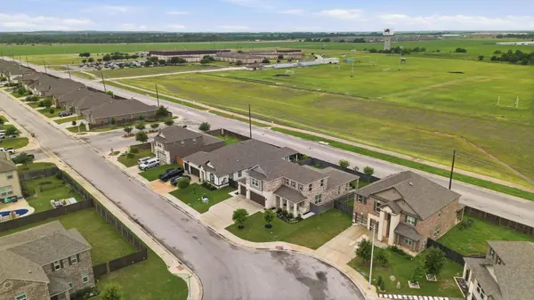 1515 Foxglove DR, Lockhart, TX 78644