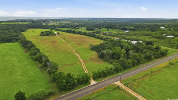 11615 Kingsbury Rd, Kingsbury, TX 78638