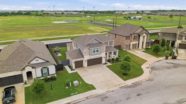 1515 Foxglove Dr, Lockhart, TX 78644