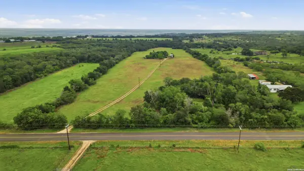 11615 Kingsbury Rd, Kingsbury, TX 78638