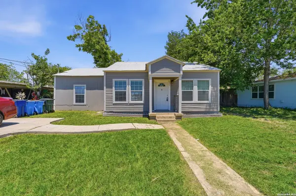 630 E Pine St, Seguin, TX 78155