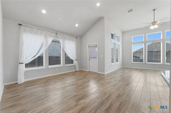 369 Durian LOOP, Buda, TX 78610