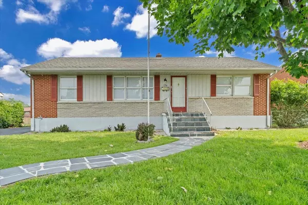 156 Christian Ave NE, Roanoke, VA 24012-3102