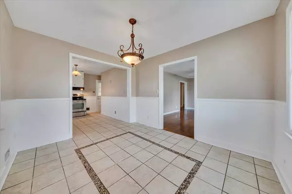 156 Christian Ave NE, Roanoke, VA 24012-3102