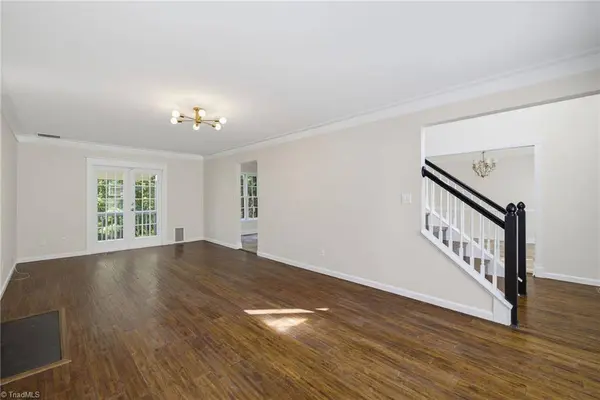 8 Cardwell PT, Greensboro, NC 27407