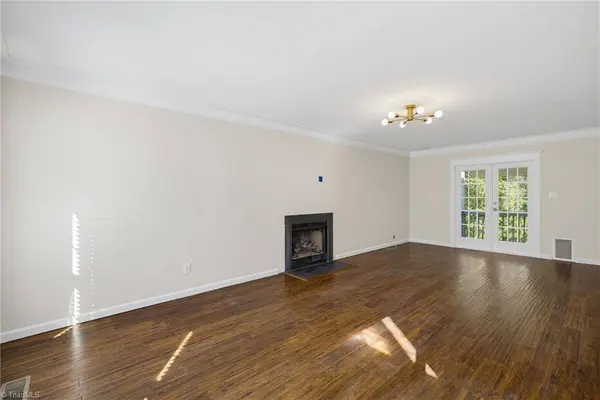 8 Cardwell PT, Greensboro, NC 27407