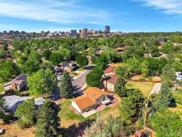 7017 S Quince CIR, Englewood, CO 80112