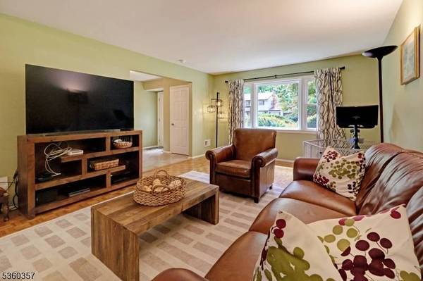 17 Druid Hill Dr, Parsippany-troy Hills Twp., NJ 07054