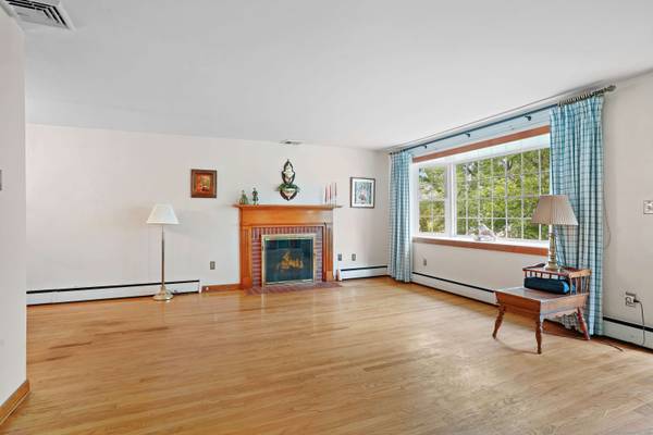 30 Karen Street, Fairfield, CT 06824