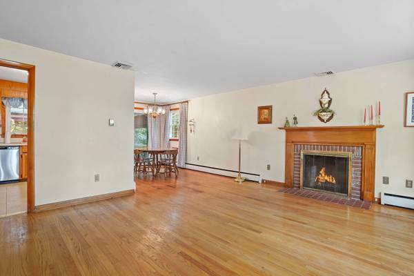 30 Karen Street, Fairfield, CT 06824