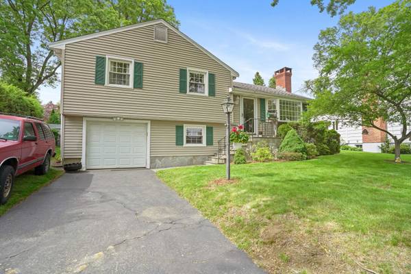 30 Karen Street, Fairfield, CT 06824
