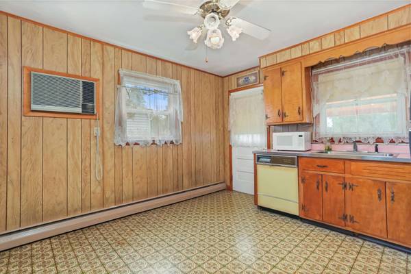 97 Travis Drive, Bridgeport, CT 06606