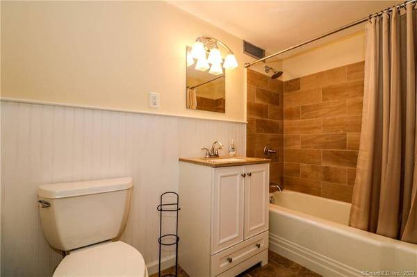 25 Cartright Street #4B, Bridgeport, CT 06604