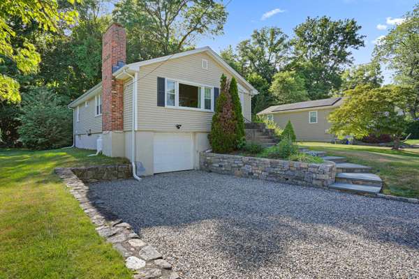 217 Macon Drive, Bridgeport, CT 06606
