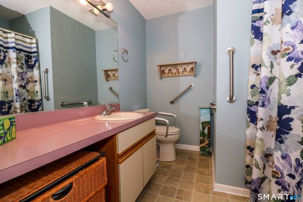 1002 Briarwood Court #1002, Rocky Hill, CT 06067