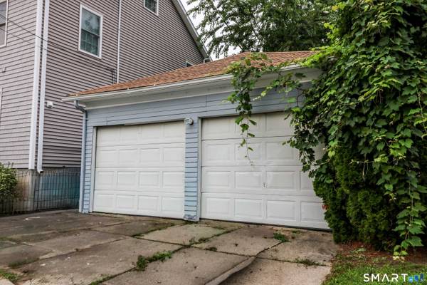 204 Savoy Street, Bridgeport, CT 06606