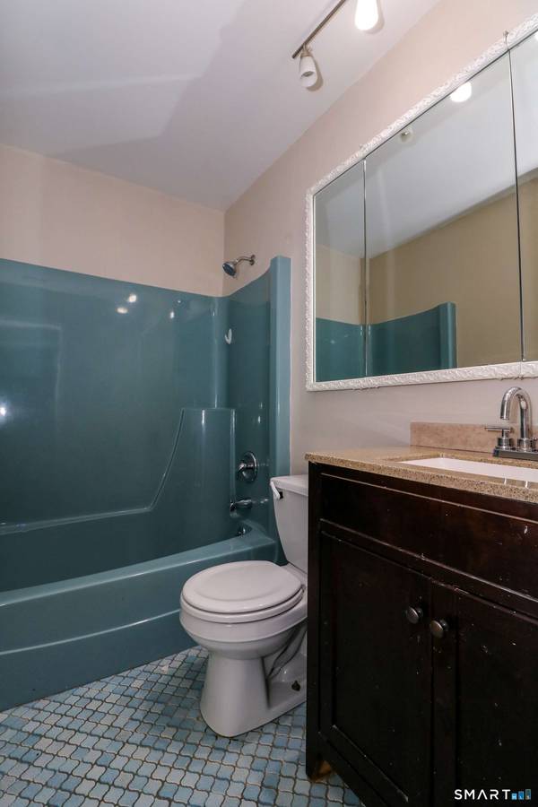 57 Ameridge Drive #57, Bridgeport, CT 06606