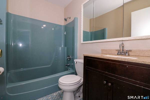 57 Ameridge Drive #57, Bridgeport, CT 06606