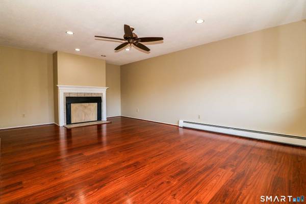 57 Ameridge Drive #57, Bridgeport, CT 06606